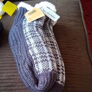 Muk Luks Charcoal and Cream Knit Socks